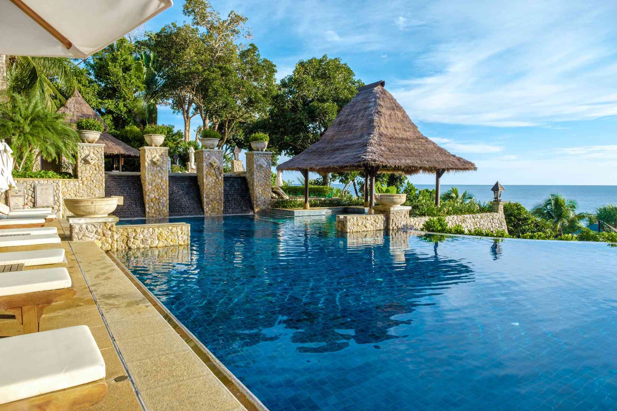koh-lanta-thailand-luxury-beach-chairs-by-the-swim-L99KD9P