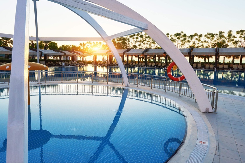 type-entertainment-complex-the-popular-resort-with-PU4B7FG